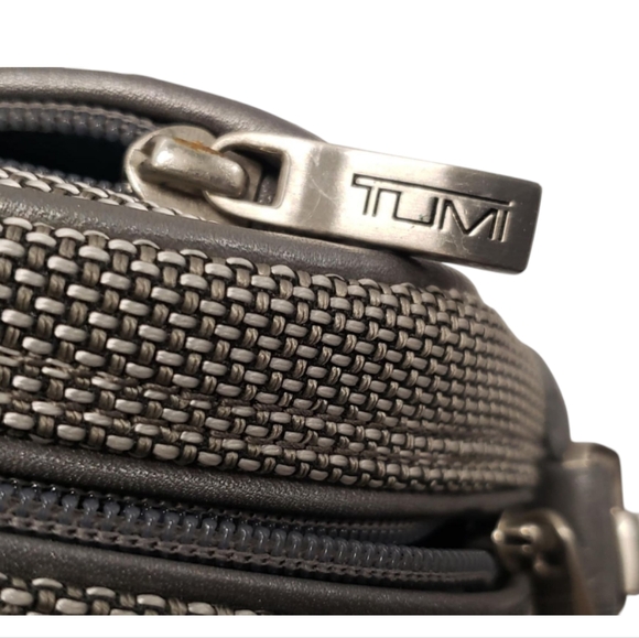 Tumi Geay Laptop Bag - Picture 9 of 16
